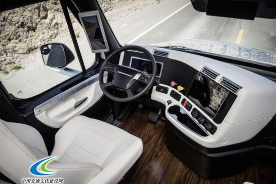 福莱纳宣布为犹他州高速公路推出第一款自动驾驶卡车