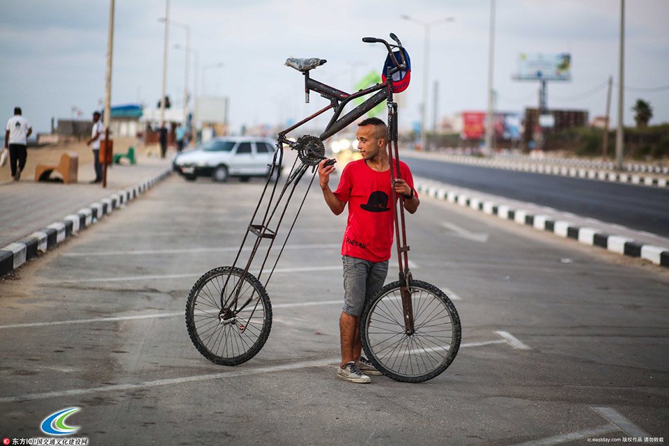 高实在是高　巴勒斯坦男子自制2米高自行车 2