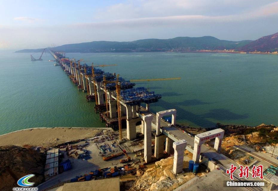 中国首座跨海峡公铁两用大桥完成桩基施工 3