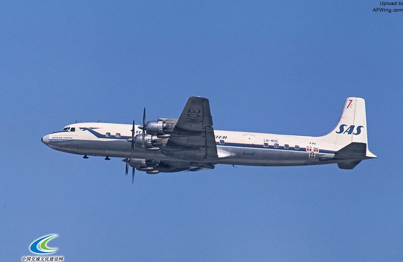 DC-7C“七大洋”的销售业绩要好于L-1649A“星际客机”